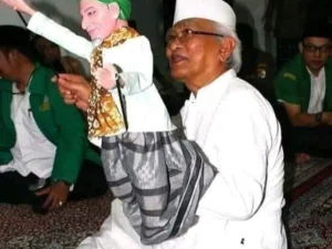 Gus Mus: Wayang, Keindahan yang tak Menabrak Fikih