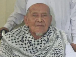 Biografi KH. Musthofa Bakri