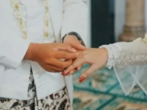 Cinta Wanita kepada Suaminya