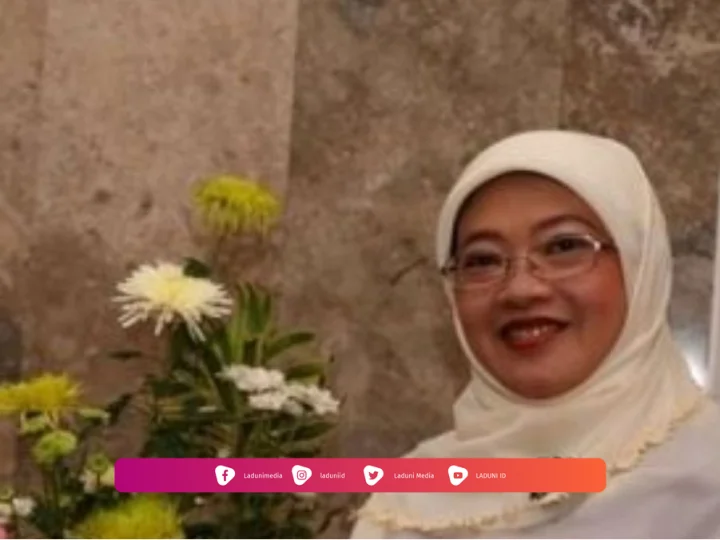 Biografi Nyai Hj. Nur Laili Rahmah