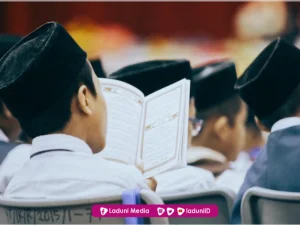 Tata Cara Khataman Al-Quran: Keutamaan, Susunan Bacaan, dan Doa
