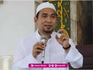 Biografi KH. Reza Ahmad Zahid (Gus Reza)