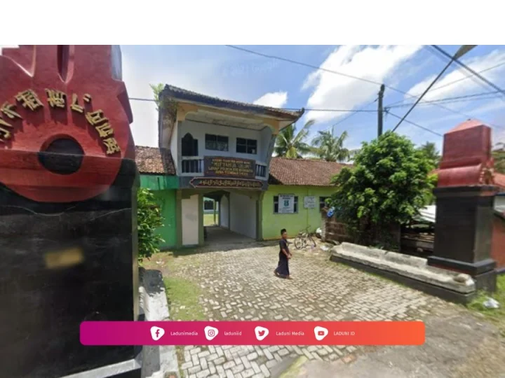 Ziarah KH. Ibrahim Lirap, Ahli Gramatika dari Kebumen