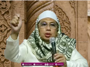 Biografi KH. Abdul Aziz Munif, Pendiri Pesantren Bahrul Hidayah Sidoarjo