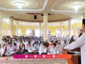Hukum Khatib Duduk di Antara Dua Khutbah
