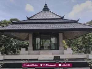 Ziarah di Makam KH. Saifuddin Zuhri, Ulama Negarawan dari Banyumas