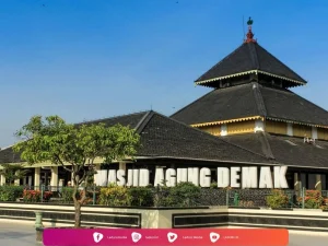 Ziarah di Makam Raden Patah, Sang Pendiri Kesultanan Demak