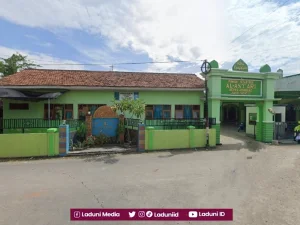 Ziarah di Makam KH. Muhammad Yusuf Hasyim, Sang Jenderal Sejati dari Pesantren