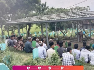 Ziarah di Makam KH. Zubair Dahlan, Ulama Alim dari Sarang