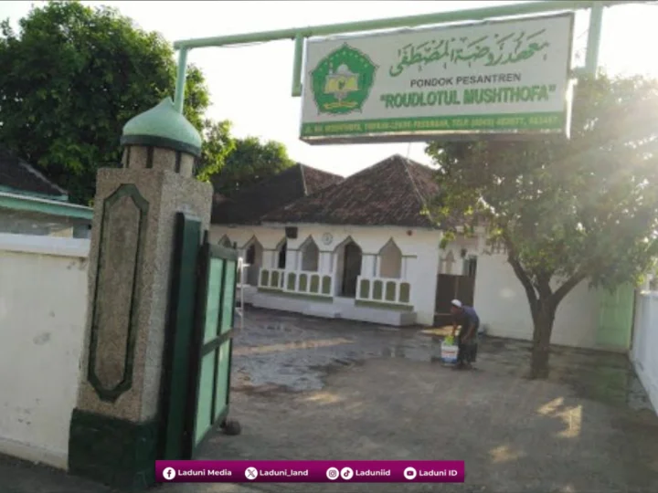 Ziarah di Makam KH. Musthofa Lekok, Muasis Pesanten Roudlotul Musthofa Pasuruan