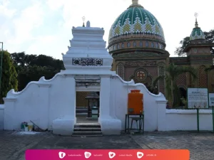 Ziarah di Makam KH. Muhammad Nur, Muassis Pesantren Langitan Tuban