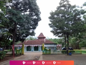 Ziarah di Makam Tuan Guru Loning, Mursyid Thariqah Syathoriyah Purworejo