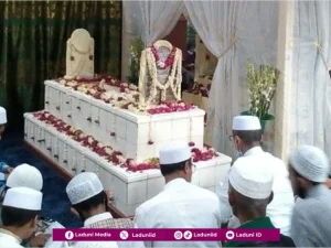 Talqin Dzikir Jalalah dari Habib Abu Bakar As-Segaf sebagai Perantara Meraih Husnul Khotimah