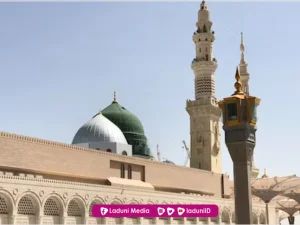 Lirik Sholawat Ya Nafsuti Bi Biliqo Latin, Arab, Terjemah