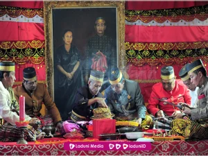Serial Tradisi Nusantara: Songkabala Accera Kalompoang, Sulawesi Selatan