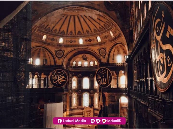 Allah dan Para Malaikat Bershalawat Nabi? Berikut Penjelasannya
