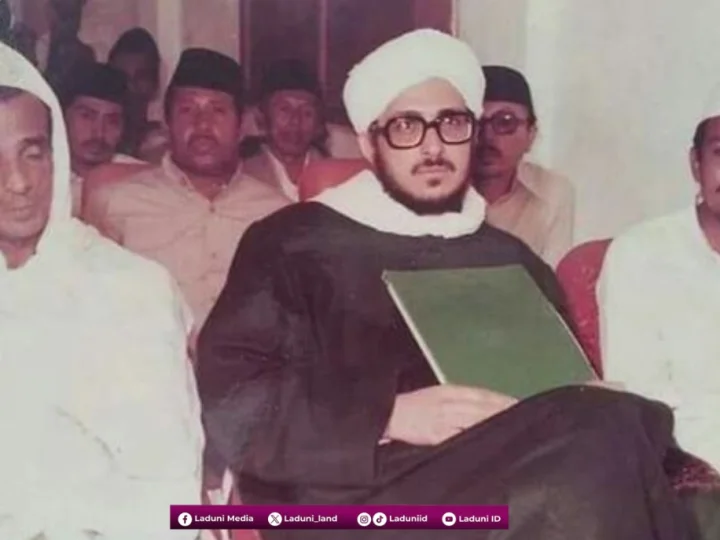 21 Argumen Logis Sayyid Muhammad Al-Maliki terkait Legalitas Syariat Merayakan Peringatan Maulid Nabi SAW