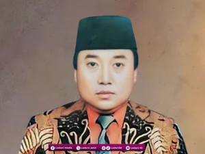 Biografi Drs. KH. Ahmad Shonhaji Romly, Pengasuh pesantren Darul Ulum Rejoso