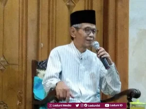 Biografi KH. Ahmad Haris Shodaqoh, Pengasuh Pesantren Al-Itqon Semarang