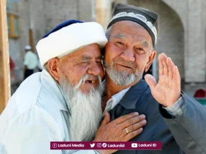 Khutbah Jumat: Landasan Seorang Mukmin Menjalin Persahabatan karena Allah