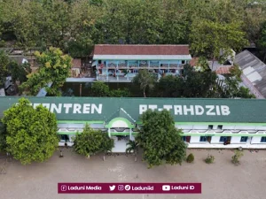 Ziarah di Makam KH. Ihsan Mahin, Pendiri Pesantren Attahdzib Jombang