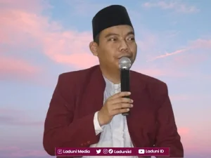 Biografi KH. Farid Ashr Waddahr, Pengasuh Pesantren Salaf An-Nur Indramayu
