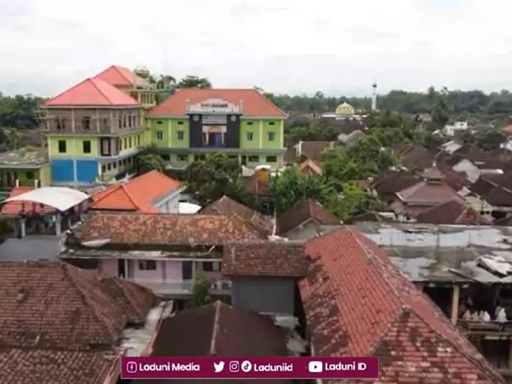 Ziarah di Makam KH. Khozin Yahya, Pengasuh Pesantren Raudlatul Ulum Malang