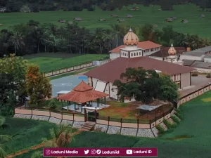 Ziarah di Makam KH. Yusuf Zufri, Pengasuh Pesantren Hasan Jufri Bawean