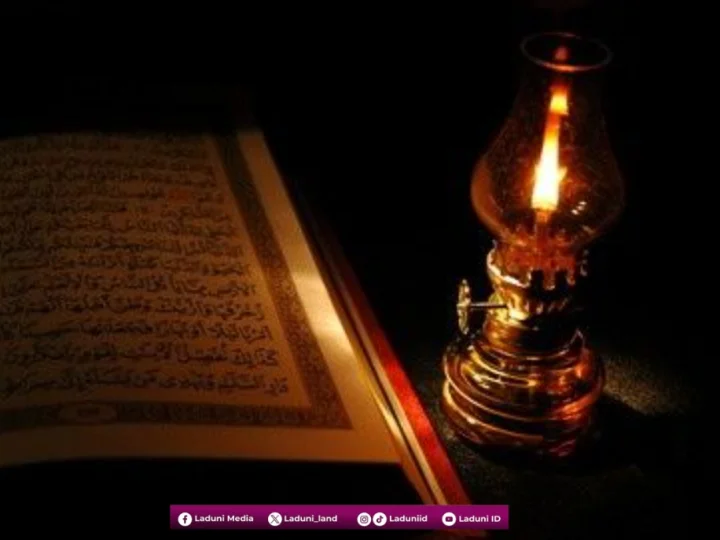 Khutbah Jumat: Kemuliaan Membaca Al-Qur’an di Bulan Mulia