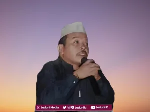 Biografi KH. Badrus Sholeh Syakur Pengasuh Pesantren Bahauddin An-Nidhomiyah, Sidoarjo