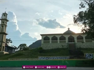 Ziarah di Makam Anregurutta KH. Daud Ismail, Pendiri Pesantren Yasrib Soppeng, Sulawesi Selatan