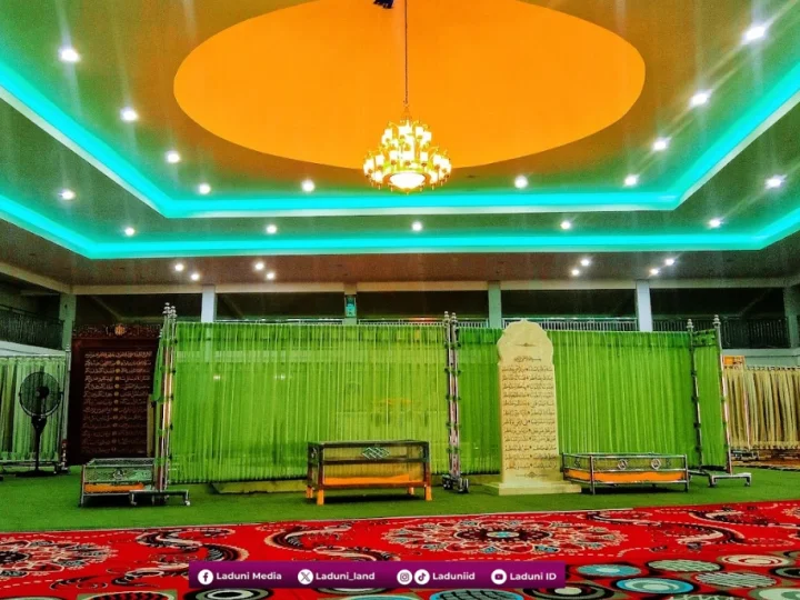 Ziarah di Makam KH. Ahmad Zuhdiannoor (Guru Zuhdi) Banjarmasin, Kalimantan Selatan