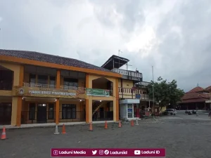 Ziarah di Makam KH. Anas Abdul Jamil Buntet, Muqaddam Pertama Tarekat Tijaniyah