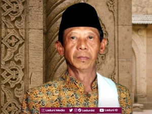 Biografi KH. Moh Dhofir Suhaimi, Muasis Pesantren Manbaul Huda Trenggalek