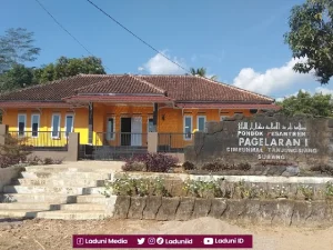 Ziarah di Makam KH. Muhyiddin, Pendiri Pesantren Pagelaran Subang