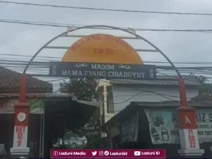 Ziarah di Makam KH. Raden Muhammad Zarkasyi (Mama Cibaduyut), Muasis Pesantren ar-Rasyid Cibaduyut