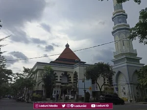 Ziarah di Makam Syekh Romo KH. Abdul Jalil Bin Mustaqiem, Mursyid Tarekat Sadziliyah Tulungagung