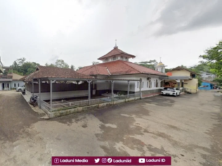 Ziarah di Makam KH. Muhammad Ilyas Cibeunteur, Masyayikh Pesantren Minhajul Karomah Banjar