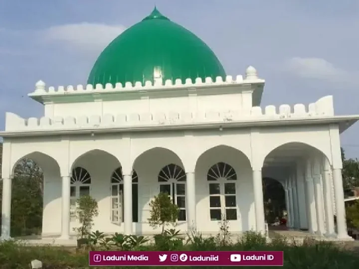 Ziarah di Makam Habib Thoha bin Hasan bin Yahya, Penyebar Agama Islam di Cirebon Timur