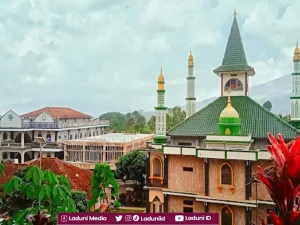 Ziarah di Makam KH. Adzroi (Mama Bojong), Masyayikh Pesantren Fauzan Garut