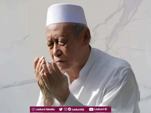Biografi KH. Kasyful Anwar, Pengasuh Pesantren Datuk Kalampayan, Bangil, Pasuruan