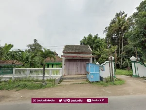 Ziarah di Makam KH. Juwaini Nuh, Muasis Pesantren Al-Hidayah Tertek, Kediri
