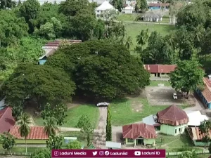 Ziarah di Makam AGH. Abdul Muin Yusuf, Muasis Pesantren Al-Urwatul Wutsqa Kab. Sidrap