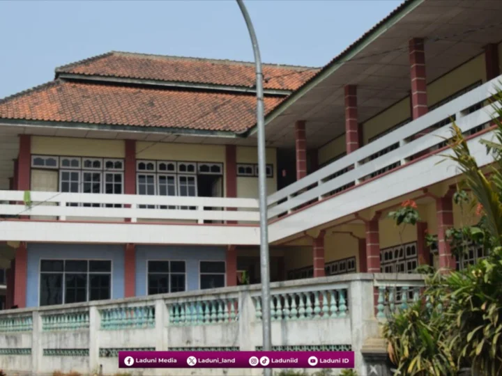 Ziarah di Makam KH. Mushlich Abdul Karim, Muasis Pesantren Raudlatut Thalibin Tanggir