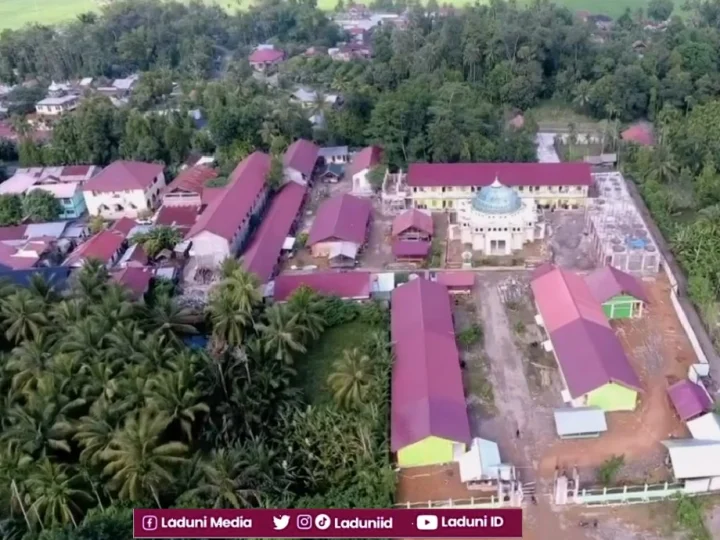 Ziarah di Makam Teungku Muhammad Ali Irsyad, Muasis Pesantren (Dayah) Darussa'adah Kab. Pidie, Aceh