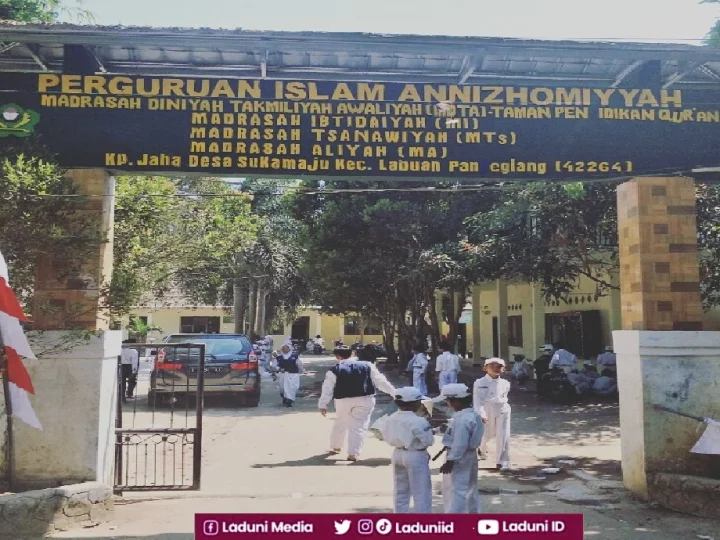 Ziarah di Makam KH. Tb. A. Rafe’i Ali, Pendiri Pesantren An-Nizhomiyyah Pandeglang