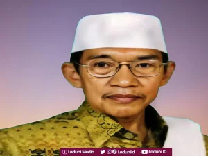 Biografi KH. A. Warits Ilyas, Pengasuh Pesantren Annuqayah Sumenep