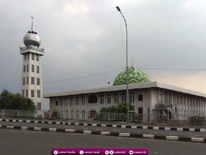 Ziarah di Makam KH. Hasbiyallah Pengasuh Pesantren Al-Wathoniyah Jakarta