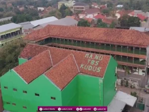 Ziarah di Makam KH. Ma'mun Ahmad, Pengasuh Pesantren TBS Kudus