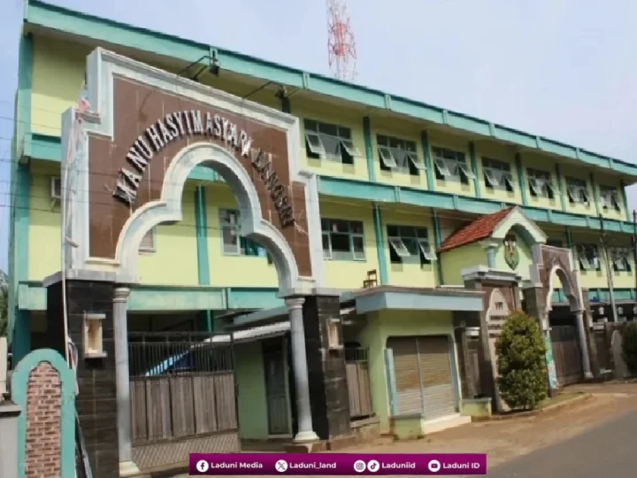 Ziarah di Makam KH. Mc. Amin Sholeh, Pendiri Pesantren Hasyim Asy'ari Jepara